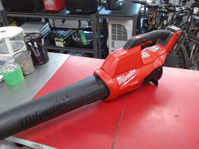 Souffleuse milwaukee + batt