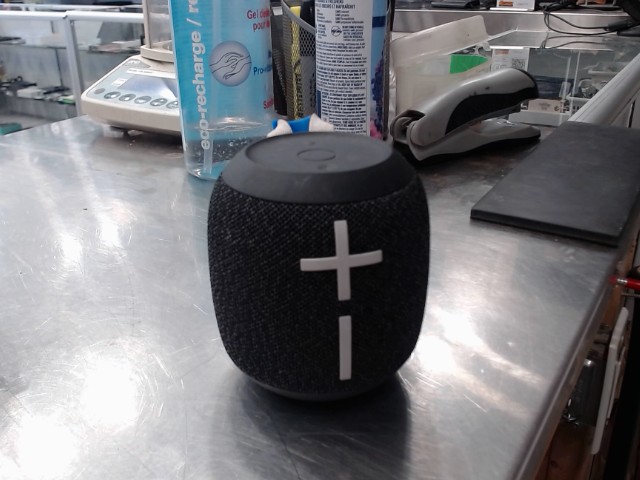Speaker bluetooth