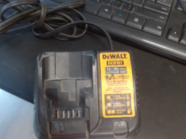 Dewalt chargeur