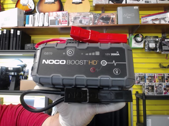 Survolteur et chargeur noco genius 2000a