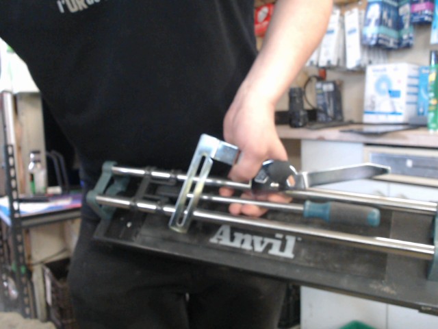 Ceramic cutter
