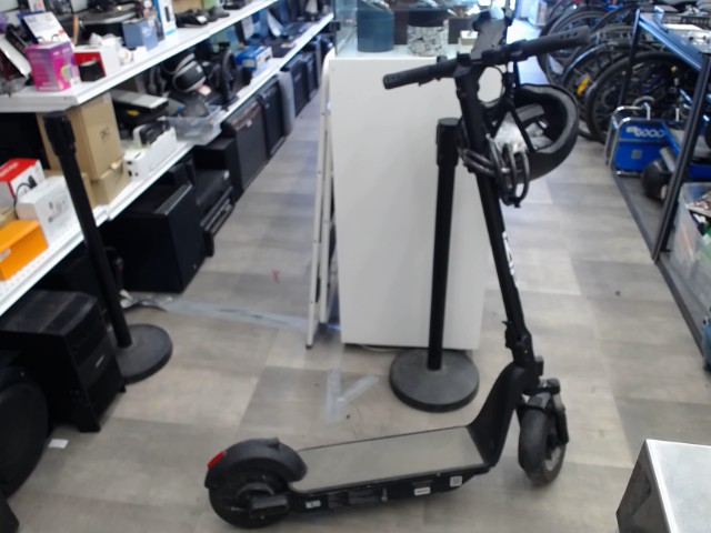 Scooter electrique izip aero avec charge