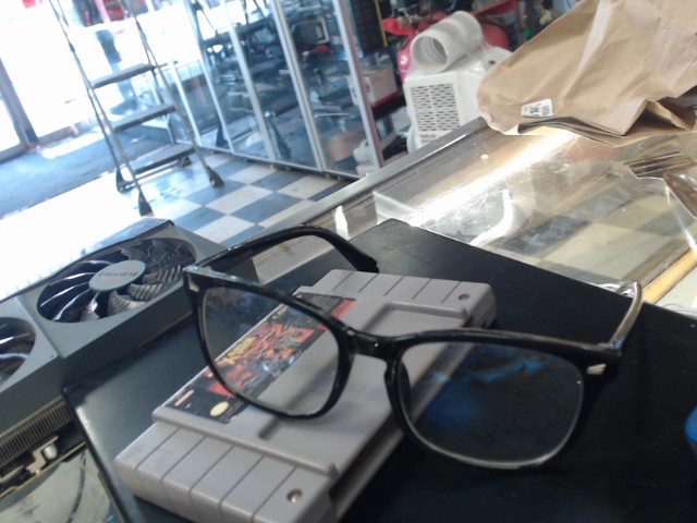 Glasses no name
