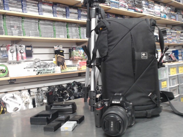 Cam.num+lens 18-55mm+5batt+ch+sac+trepie