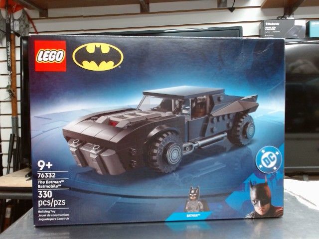 Lego batmobile dans boite