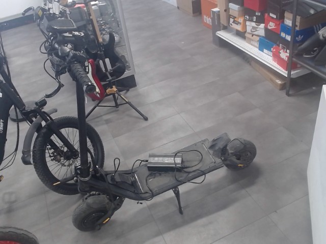 Trotinnette 75km/h 60v 1500km used