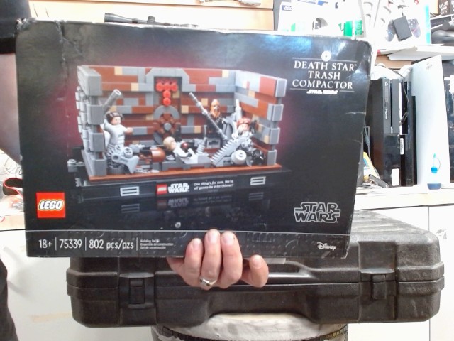 Lego star wars trash compactor
