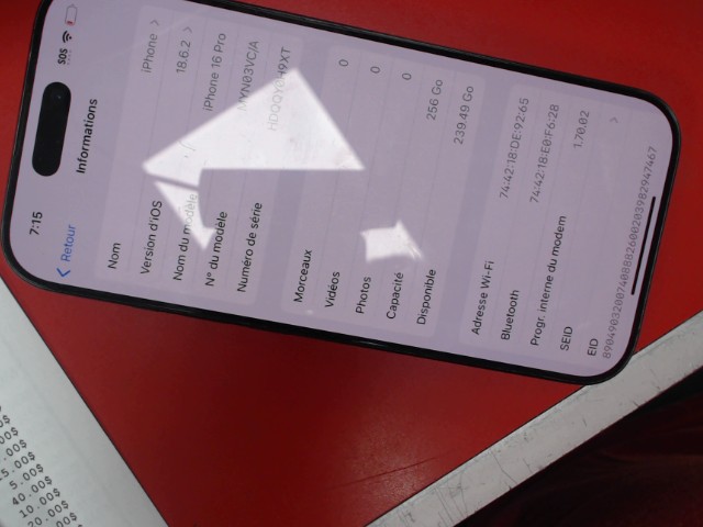 Iphone 16 por 93% batterie