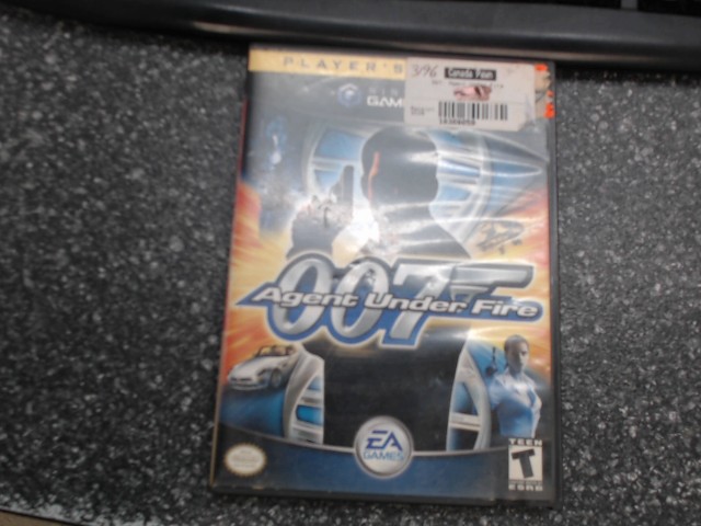 007 agent under fire