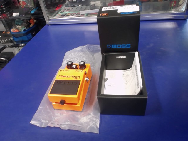 Pedal de distortion comme neuve ds boite