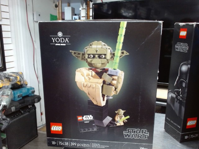 Lego yoda dans boite