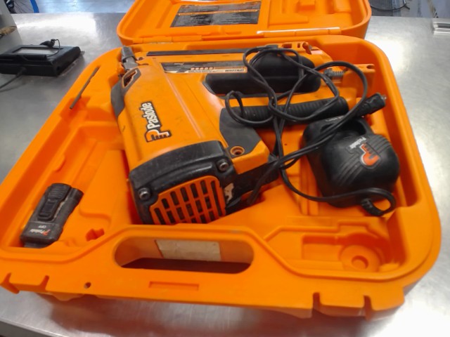 Cloueuse paslode framing +batterie et ch