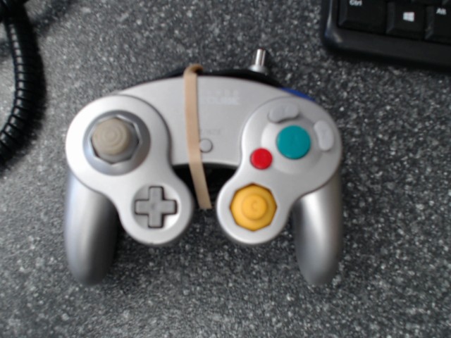 Silver gamecube controller