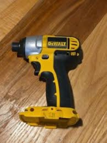 Impact dewalt vieille batterie