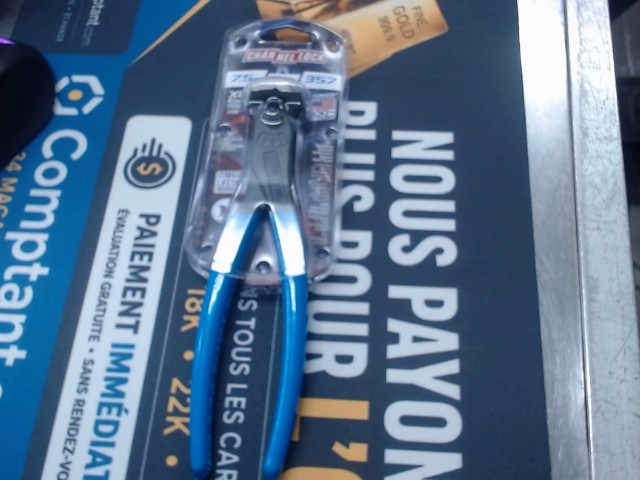 Nail puller plier