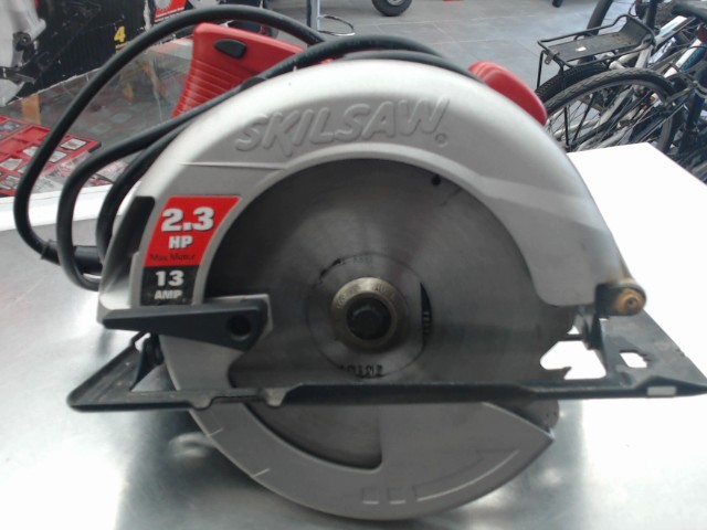 Scie circulaire electrique