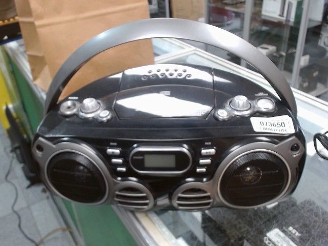 Cd-bluetooh-am-fm player boombox