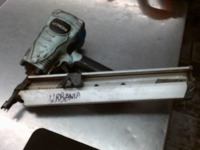 Gun a clou hitachi
