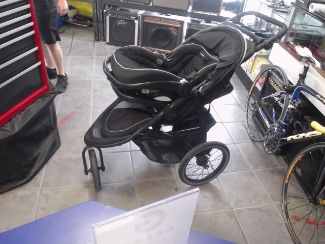 Pousette 3 roues pour courreur+coquille
