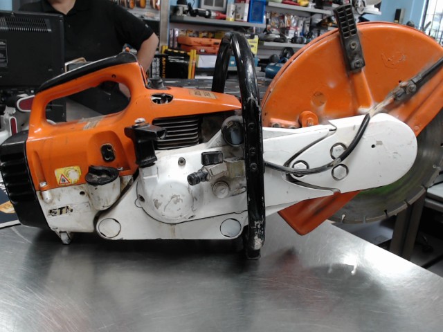 Scie a beton stihl