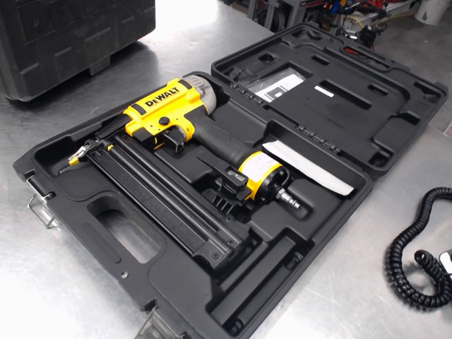 Brad nailer dewalt neuf
