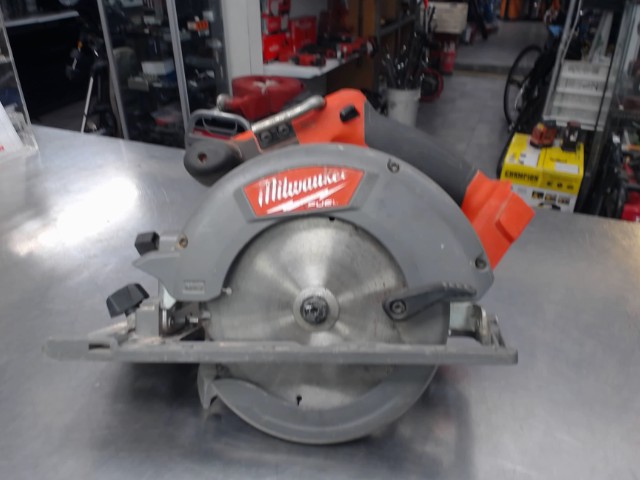 Scie circulaire milwaukee