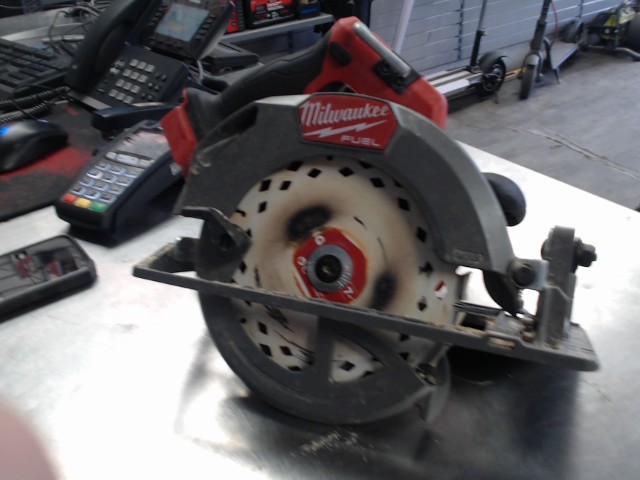 Scie circulaire fuel milwaukee