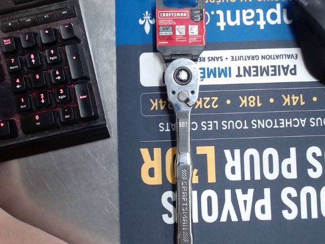 Low profile ratchet 3/8''