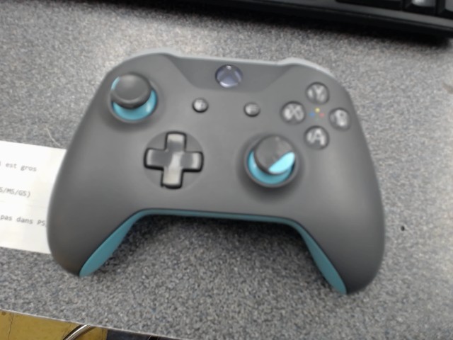 Manette xbox one grise cyane