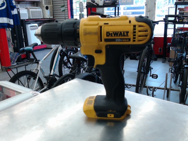 Cordless drill driver 20v max av bit