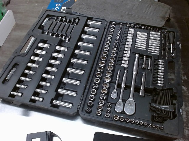 Kit de ratchet 200 piece et plus