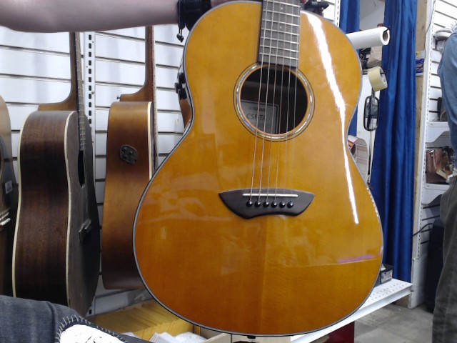Guitare acoustique semi electrique case