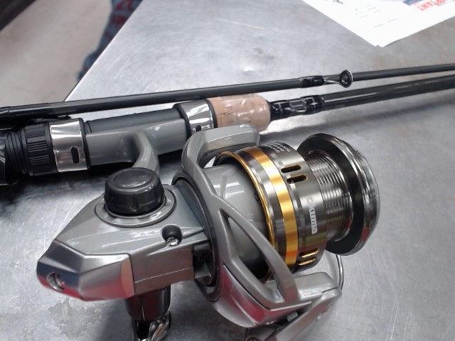 Canne a peche avec moulinet