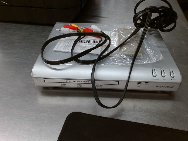 Lecteur dvd avec manette et fils
