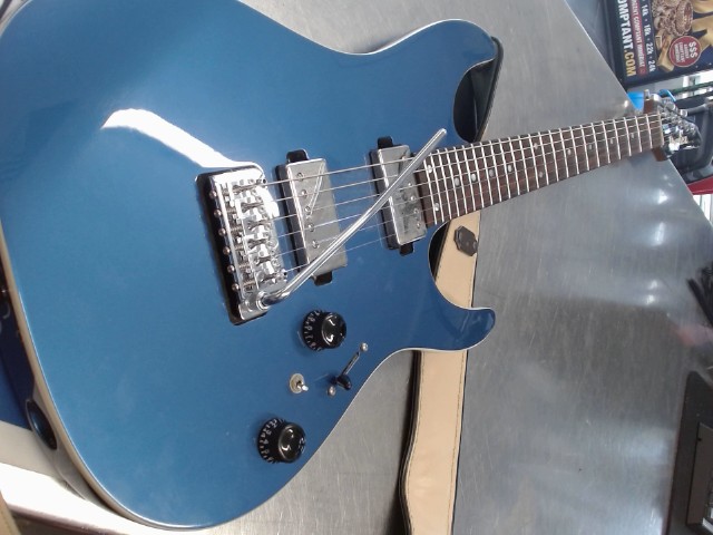 Guitare electri ibanez bleu metalique