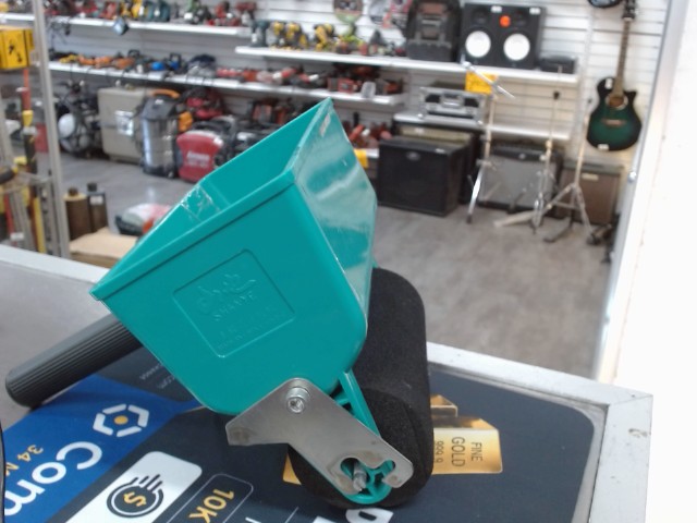 Outil peinture vert