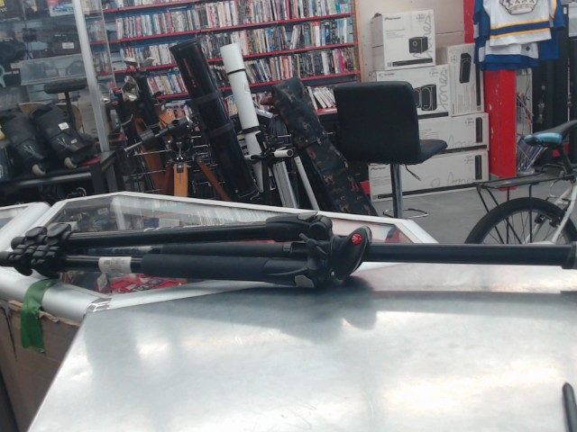Tr�pied pour camera