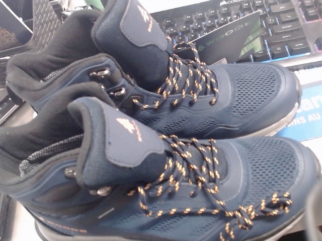 Trail shoes