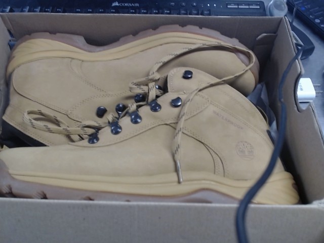 Men shoes 11.5 in box