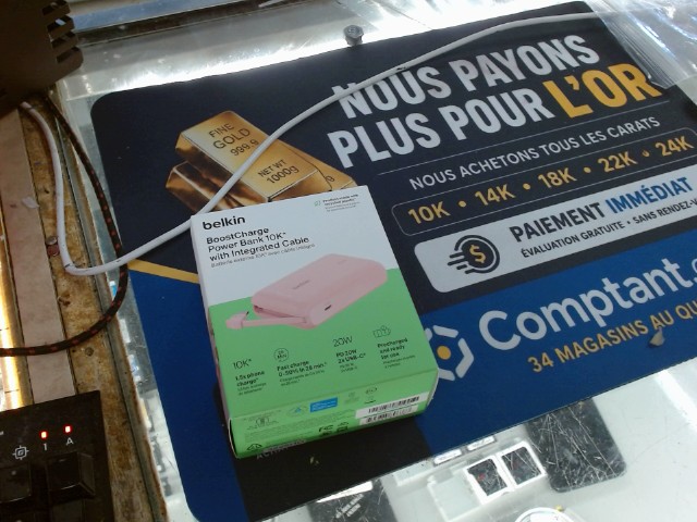 Power bank 10k mah avec cable integr�