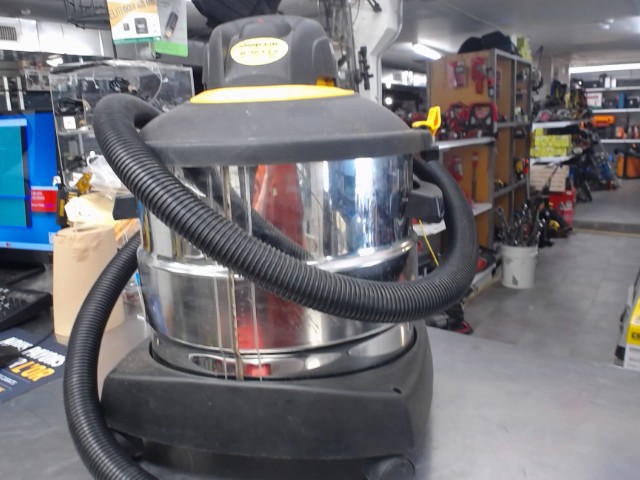 Shopvac 8gallons +tuyaux