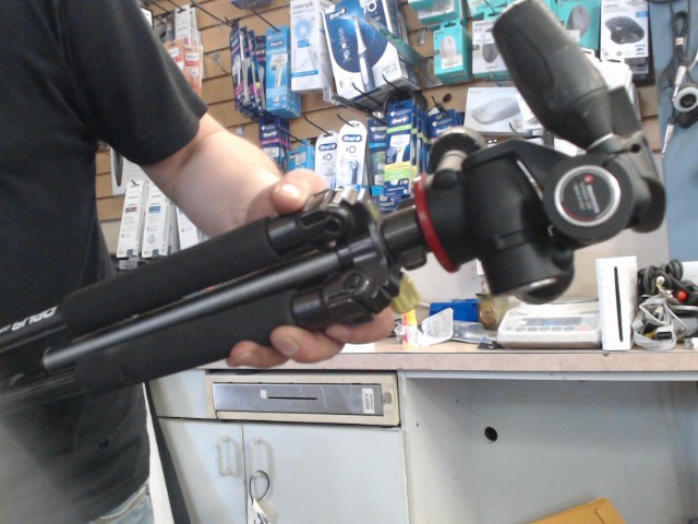 Head tripod