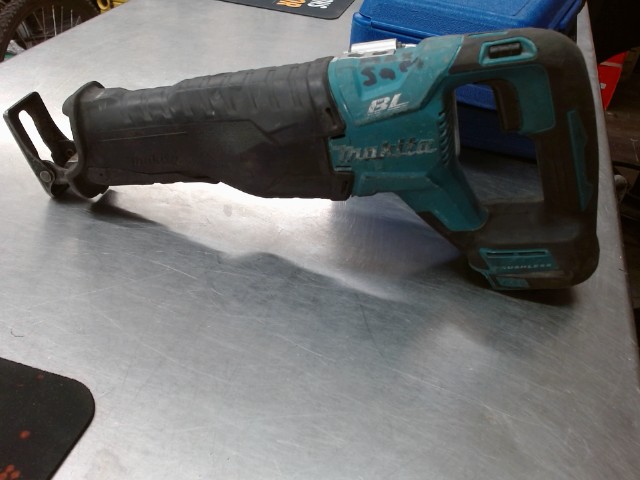 Sawzall makita (max sam)