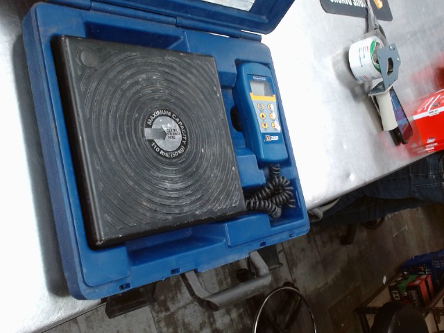Electronic charging scale