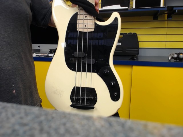Basse beige 4 corde