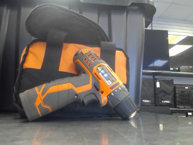 Deuc drill ridgid avec chargeur