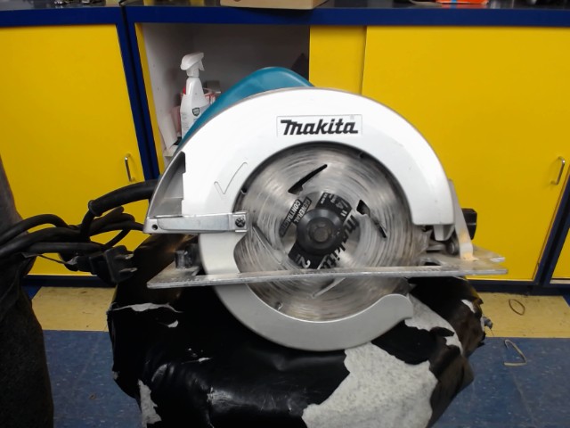 Makita corded saw