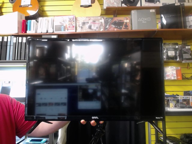 Televiseur 24 pouces 720p smart +manette