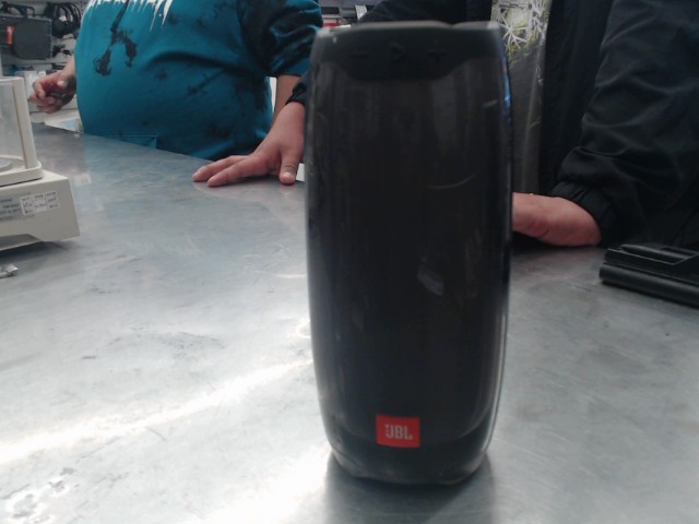 Speaker bluetooth jbl pulse 4