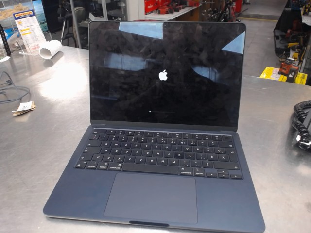 Macbook air m2 2022 + chargeur